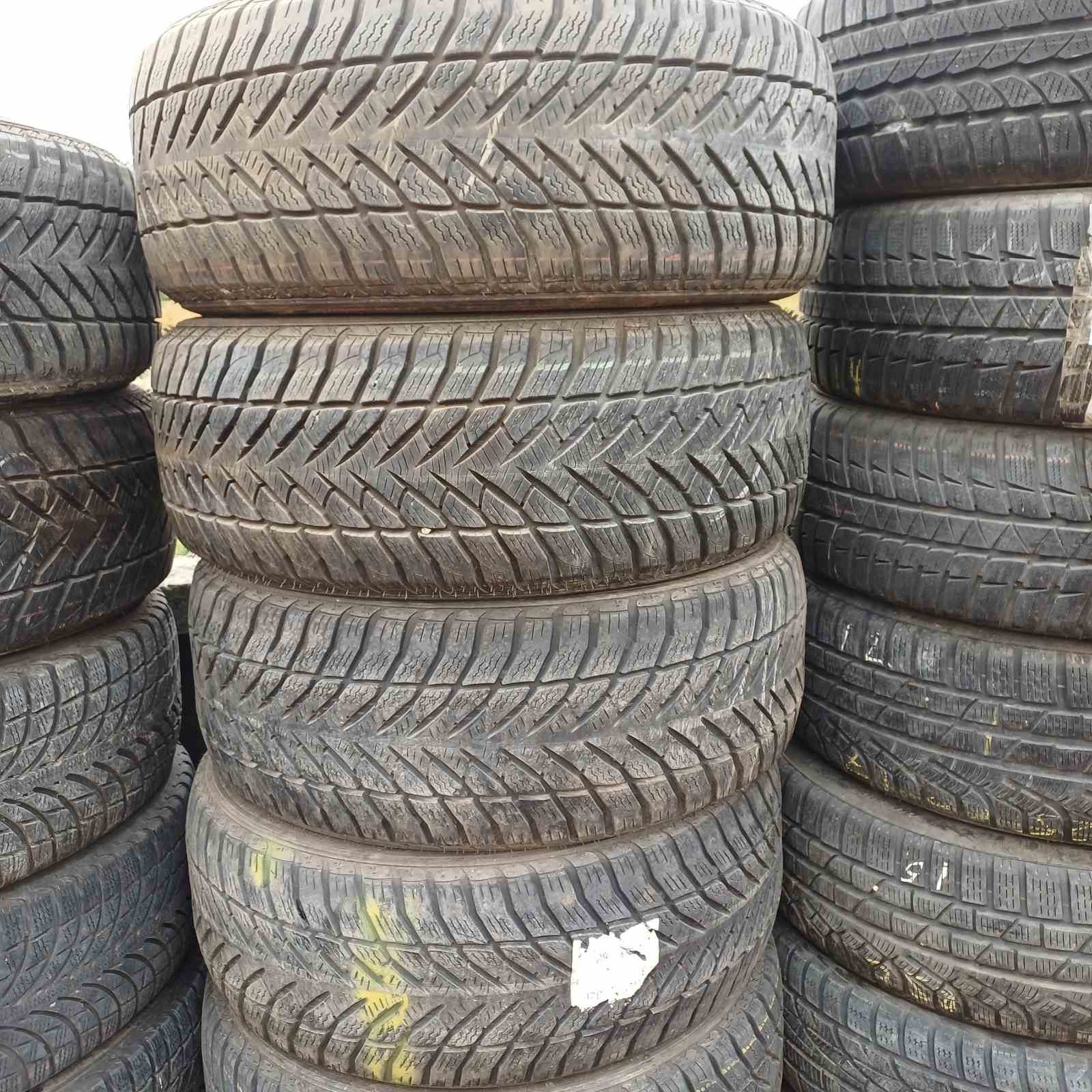 Goodyear Ultra Grip 235/55R17